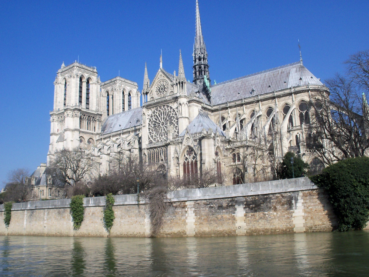 Notre Dame Cathedral – Exterior 